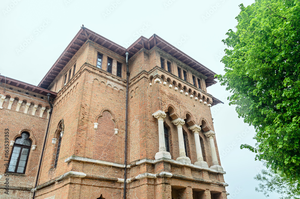 Obraz premium BUCHAREST, ROMANIA - APRIL 30, 2017: The Palace Mogosoaia near Bucharest, Romania, exterior detail. Build by Constantin Brancoveanu