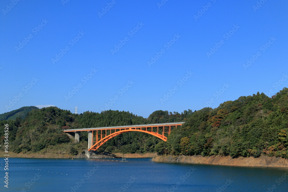 Fototapeta premium 宮ケ瀬湖虹の大橋