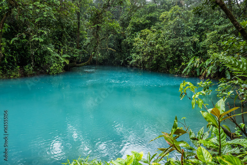 Rio Celeste blue acid water, Costa Rica © David