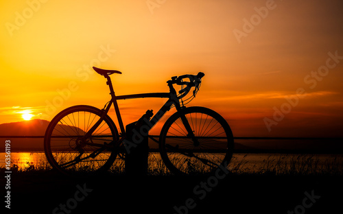 silhouette bike