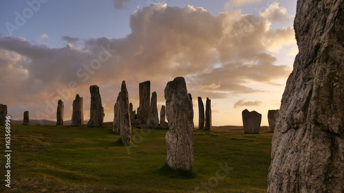 Sonnenuntergang bei den Callansih Standing stones, Äußere Hebriden