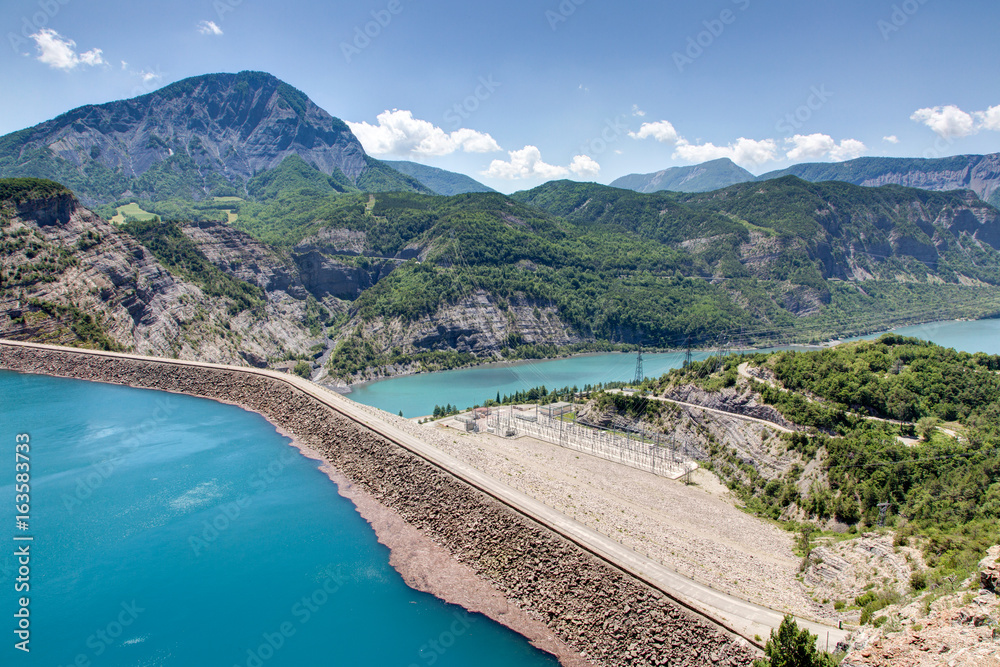 Barrage de Serre-Poncon (Hautes Alpes)