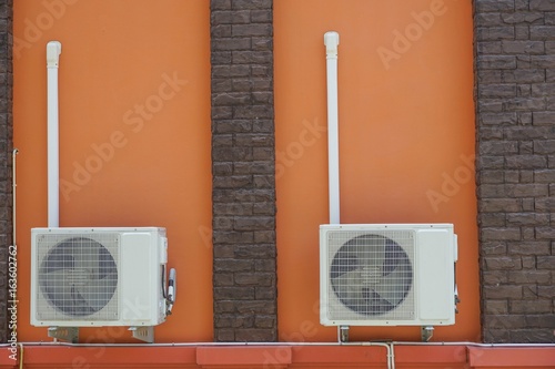 Air condenser with orange walls