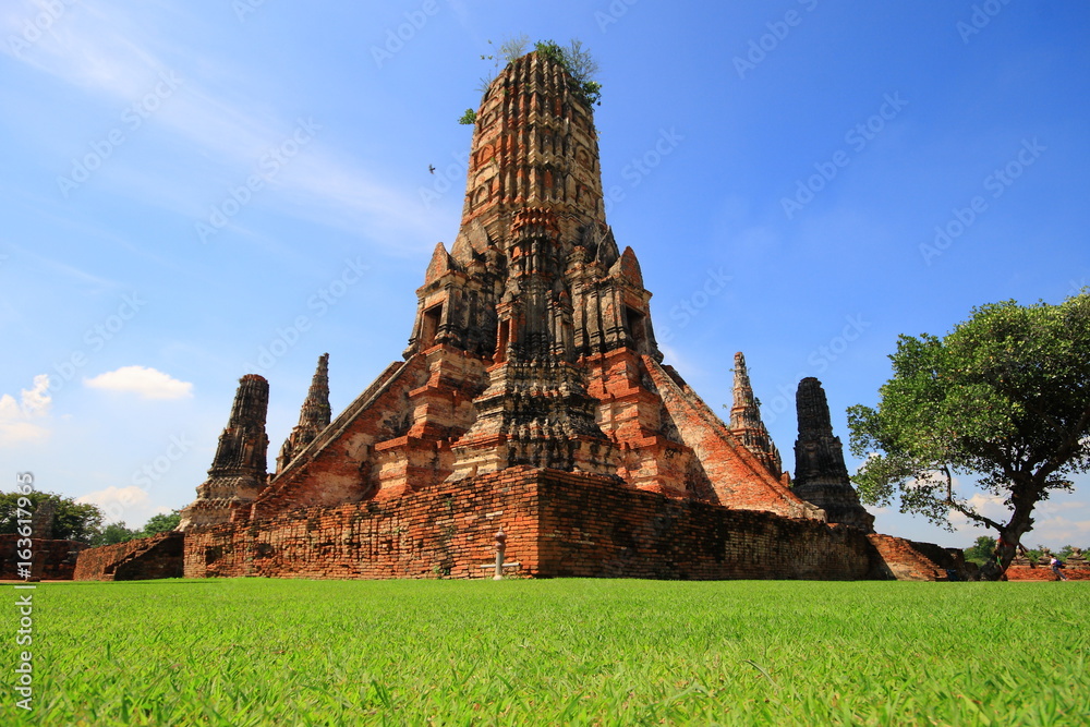 Pagoda in Wat Chaiwatthanaram temple.

Famous tourist destination in Ayutthaya Historical Park, Thailand, 
