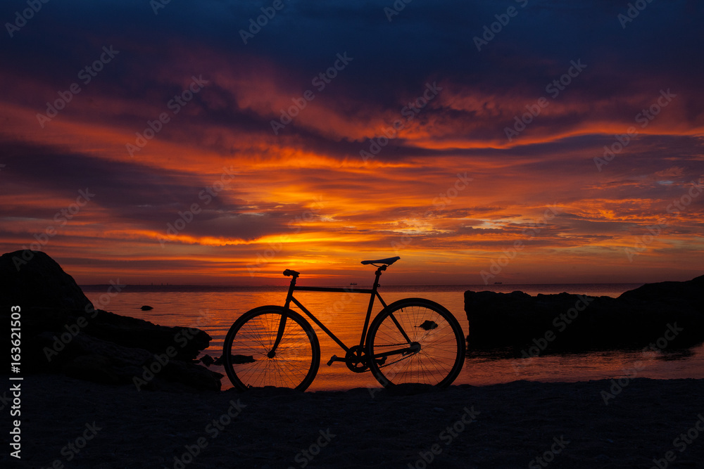 Fototapeta premium Bicycle at dawn