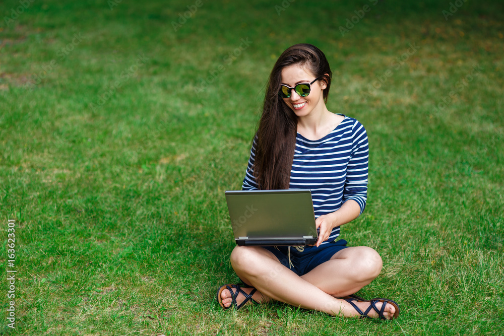 woman working on laptop woman working on laptop
