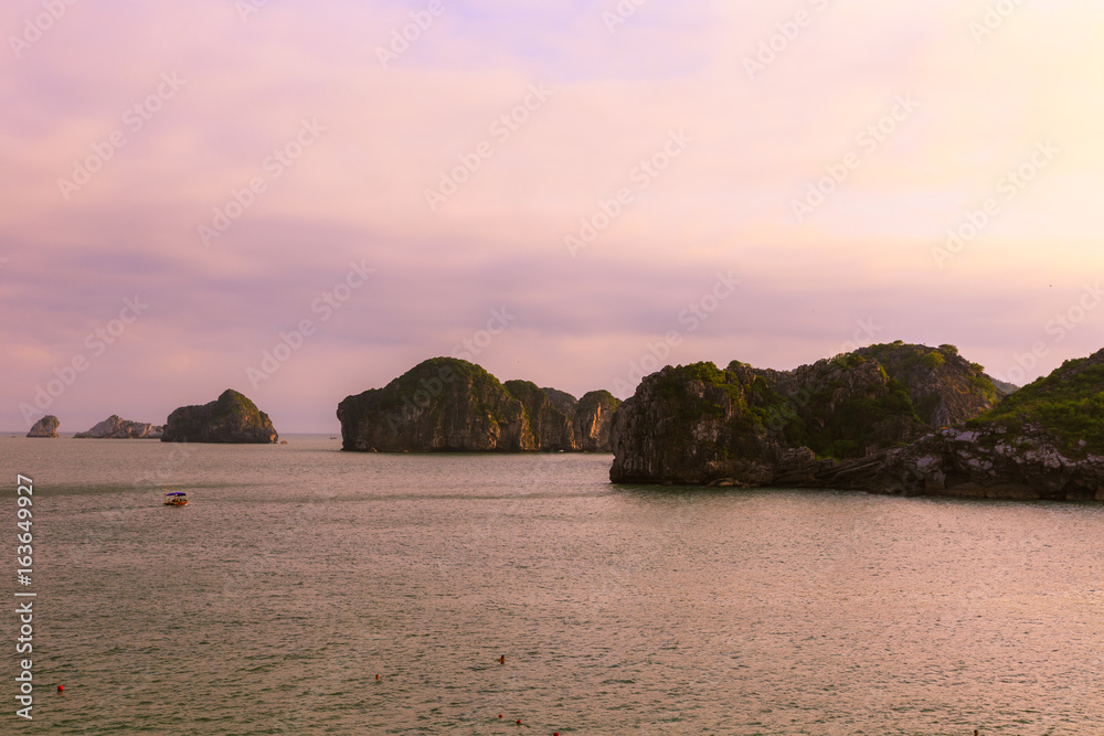 Nordvietnamesische Küste am Abend