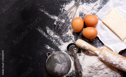 Photo ingredients for baking and kitchen utensils