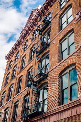 Old brick buildings of Los Angeles © konoplizkaya