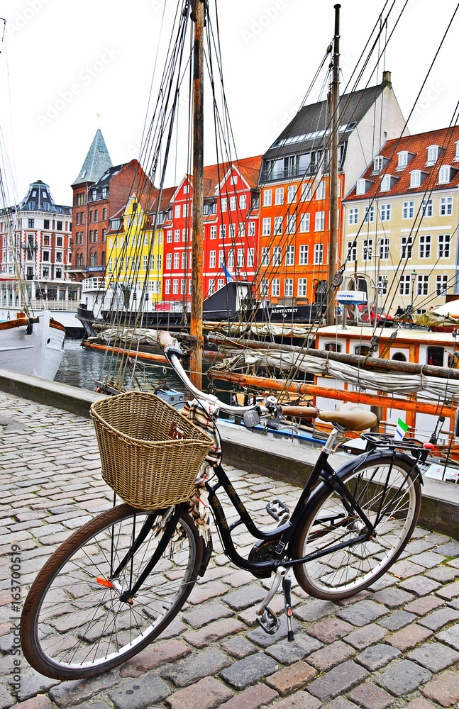 Fototapeta premium Nyhavn au printemps