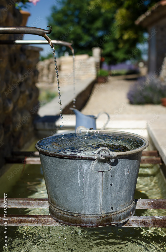 Fontaine d'eau en Provence