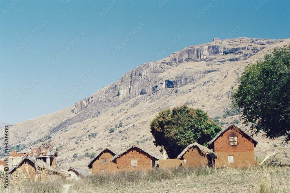 Maisons malgaches typiques dans le massif de l'Andringitra