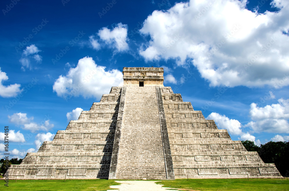 Kukulcan temple at Chichen Itza, Mexico