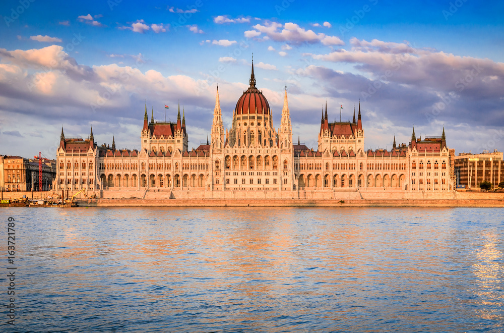 Fototapeta premium Orszaghaz, Hungarian Parliament, Budapest