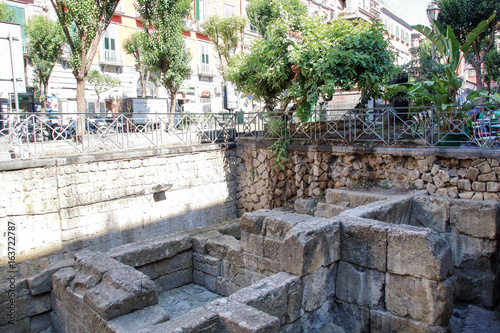 Obraz na płótnie greek walls of Naples w salonie