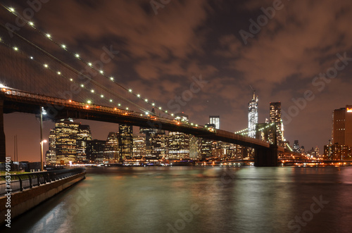 Fototapeta Naklejka Na Ścianę i Meble -  Skyline et Brooklyn Bridge à New York