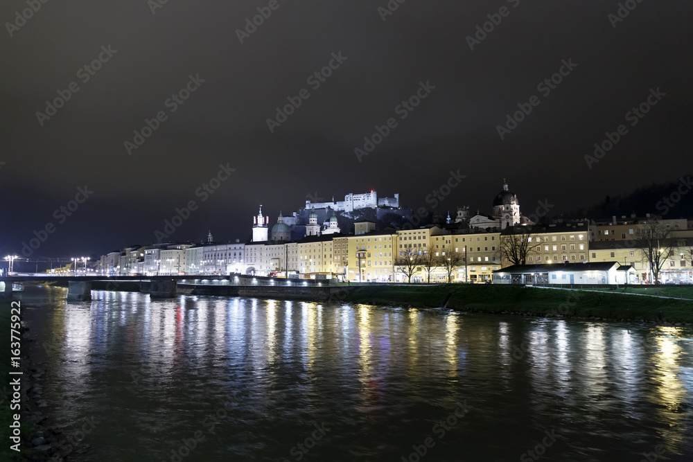 Fototapeta premium Hohensalzburg at night
