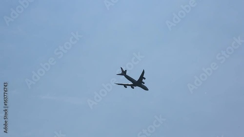 Jet Airliner flying overhead