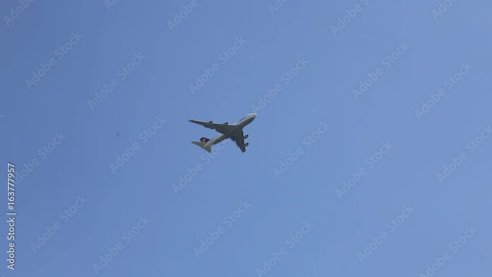 Jet Airliner flying overhead Jet Airliner flying overhead