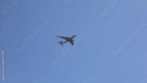 Jet Airliner flying overhead