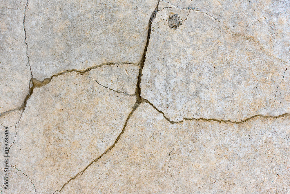 Obraz premium Wall with big cracks, background or texture