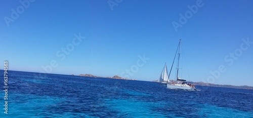 Palau, la maddalena, sardaigne, italie, mer, méditerrannée, vague, montagne, bateau, crique, paysage, ciel, voilier,