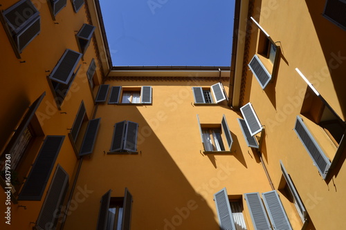 Maison color  e    Bologne  Italie