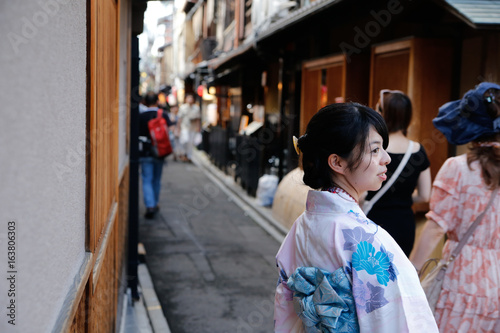 japanese woman kimono in Pontocho © lansa