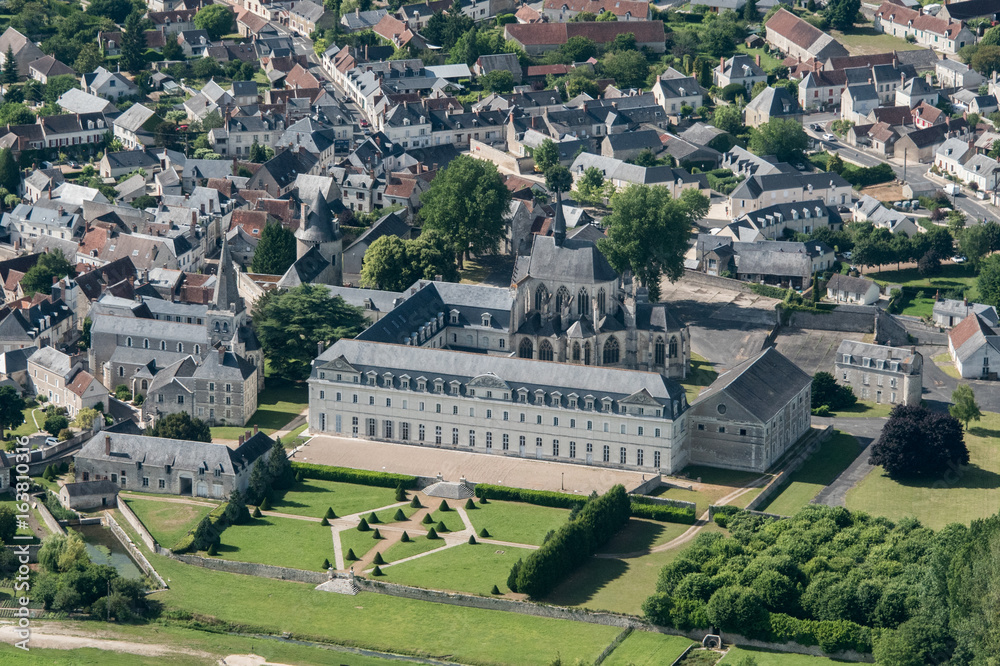 Vue aérienne de l'abbaye de Pontlevoy dans le Loir-et-Cher en France