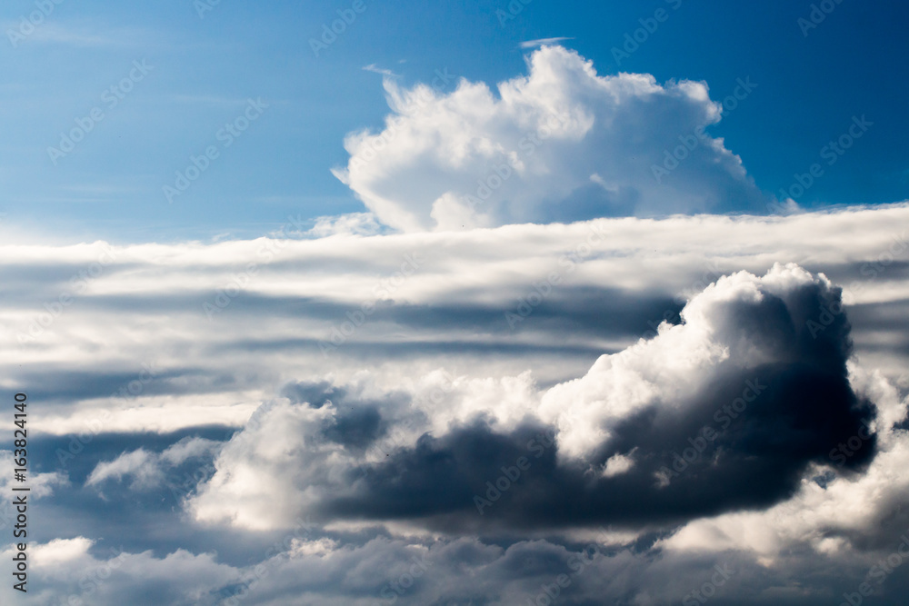 Obraz premium colorful dramatic sky with cloud at sunset