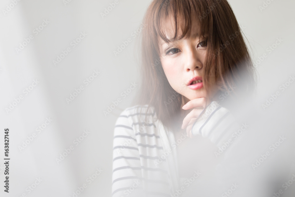 寝起き・女性 寝起き・女性