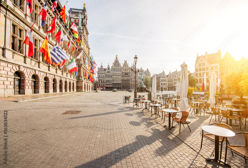 Fototapeta premium Morning view on the Grote Markt with cafe terrace in the center of Antwerpen city, Belgium