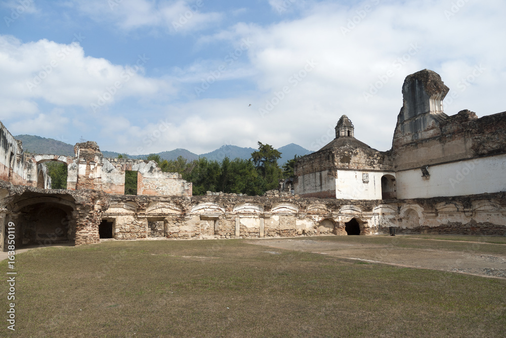 Φωτογραφία Ruins of La Recoleccion, Church of Antigua Guatemala, The temple was completed and inaugurated in 1717
