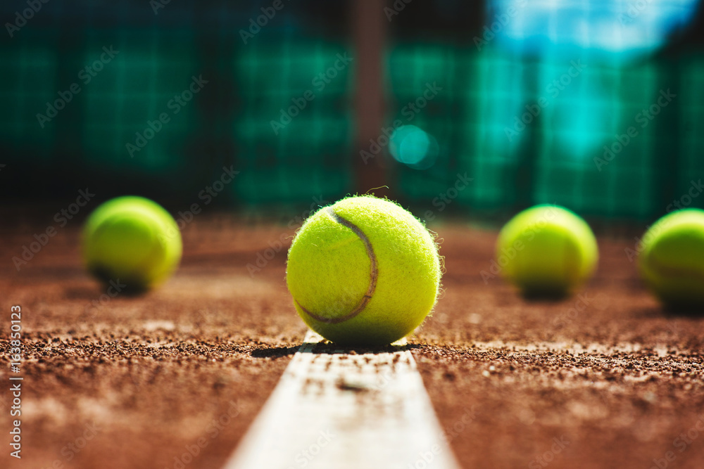 Soft focus of tennis ball