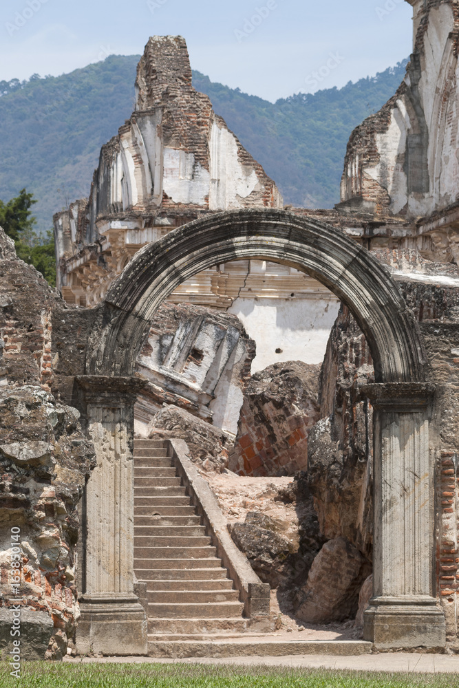 Φωτογραφία Ruins of La Recoleccion, Church of Antigua Guatemala, The temple was completed and inaugurated in 1717