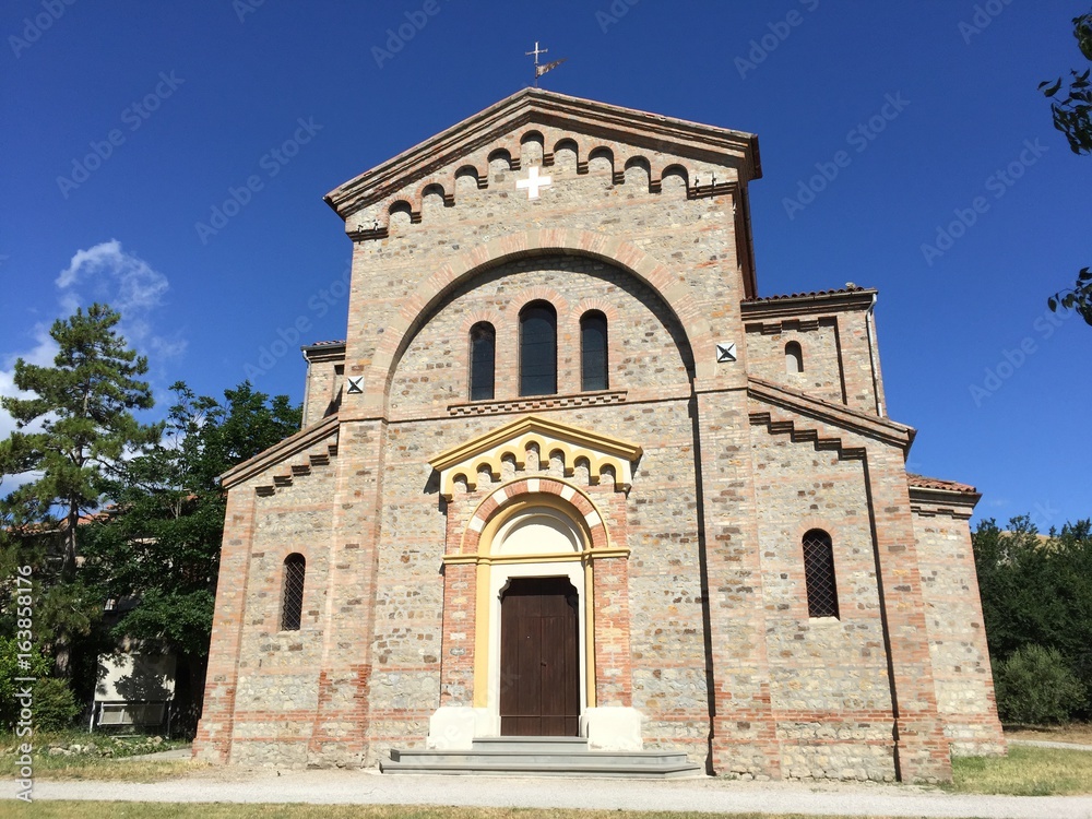 Chiesa Cattolica in Collina