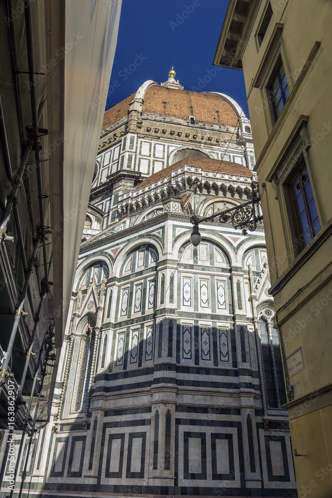 Obraz premium Florence street and The Duomo, Cathedral in Florence, Italy