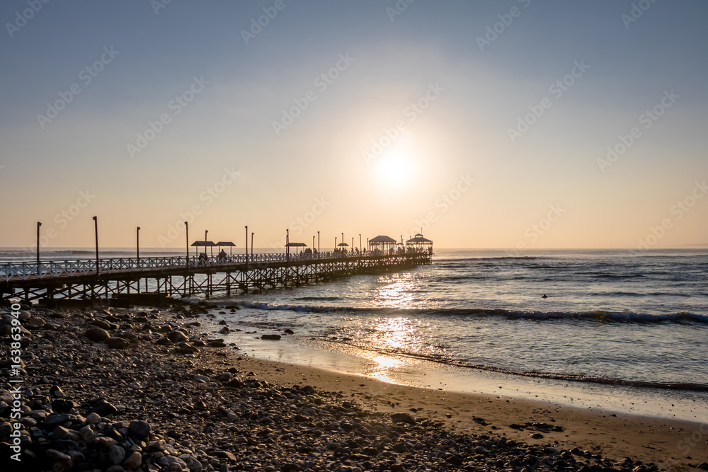 Obraz premium Huanchaco Beach and pier - Trujillo, Peru