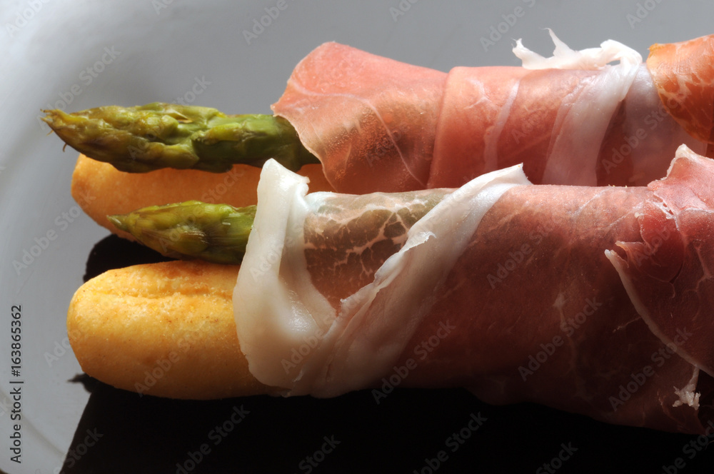 Prosciutto crudo Pršut بروشوتو Прошуто 프로슈토 Cucina פרושוטו italiana ...