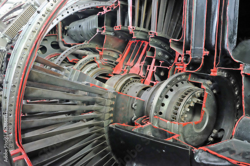 Konstfotografi fighter turbojet  engine cutaway