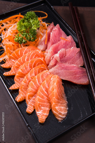 salmon and maguro sashimi
