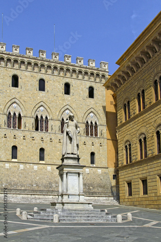 Palazzo Salimbeni in Siena, Tuscany, Italy © pwmotion