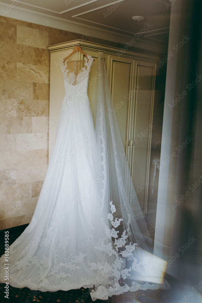 Beautiful bride wedding dresses separately Beautiful bride wedding dresses separately