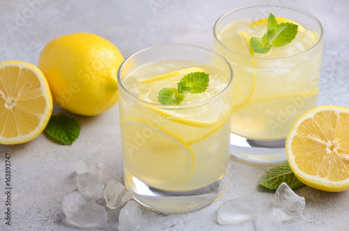 Lemon drop cocktail, selective focus © julijadmi