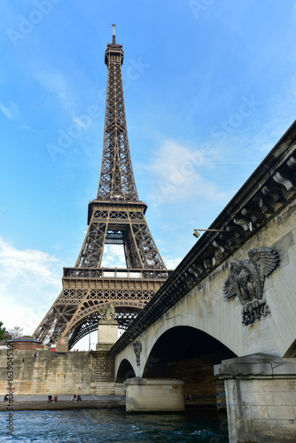 Eiffel Tower - Paris, France © demerzel21