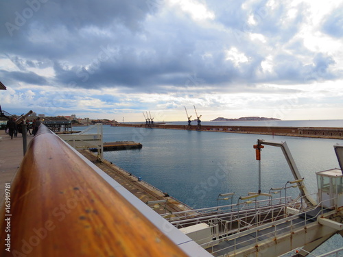 Port autonome Marseille vue Terrasses du port