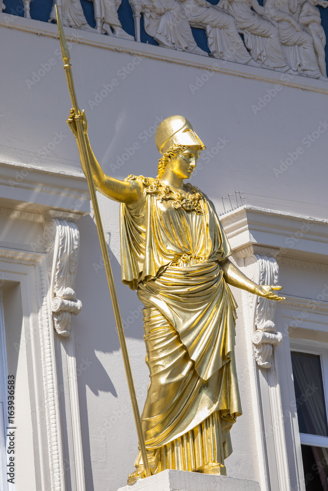 Obraz premium Athena Statue at the Athenaeum Club in London