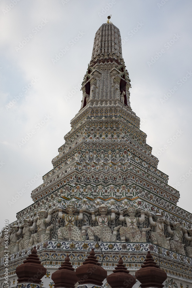 Pagoda in Wat Arun under construction