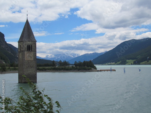 L Eglise engloutie du lac de Resia