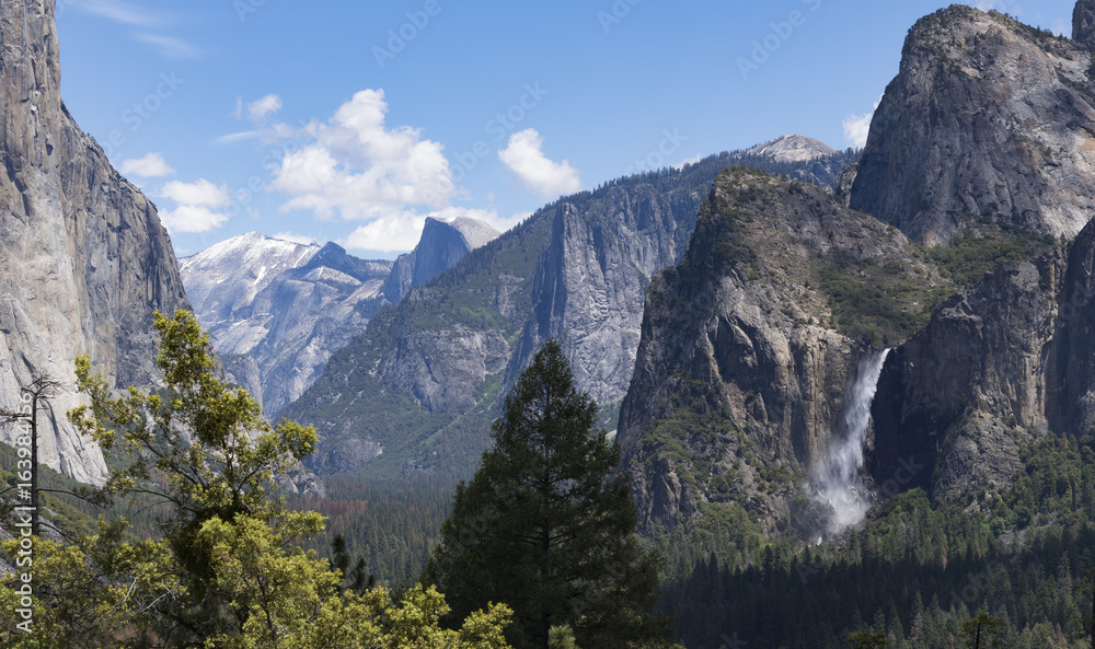 Yosemite Valley from Tunnel View lookout with Bridalveil Falls 